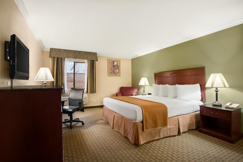 Howard Johnson By Wyndham Reseda Hotel & Suites Los Angeles Quarto foto